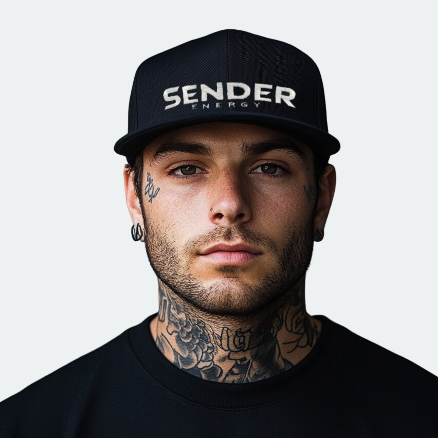 SENDER ENERGY Snapback Cap in Schwarz, ideal für Streetwear und Extremsport