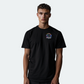 Schwarzes SENDER ENERGY T-Shirt mit Logo auf der Brust, perfekt für Biker und Extremsportler